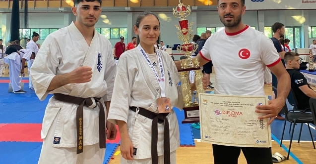 Yıldırım Belediyespor Bulgaristan#039;dan Kupayla Döndü