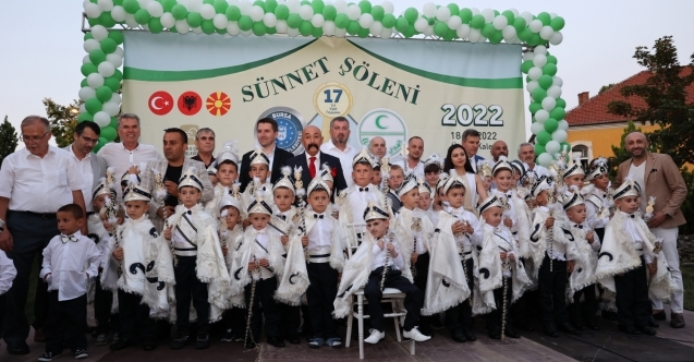 Üsküpte sünnet şöleni