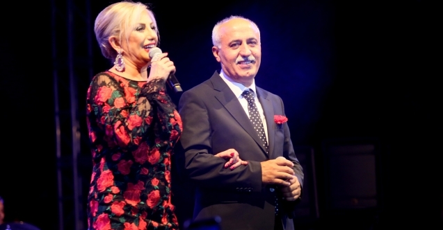 Bursa#039;daki konsere Muazzez Ersoy damga vurdu