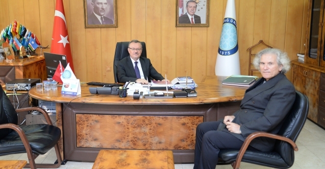 BUÜlü akademisyene Altın Kalem ödülü
