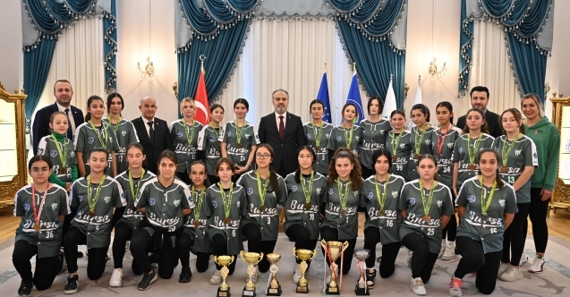 Şampiyon sporculardan Başkan Aktaşa ziyaret