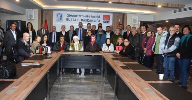 Bursa#039;da 100 yönetici DSP#039;den istifa ederek CHP#039;ye üye oldu