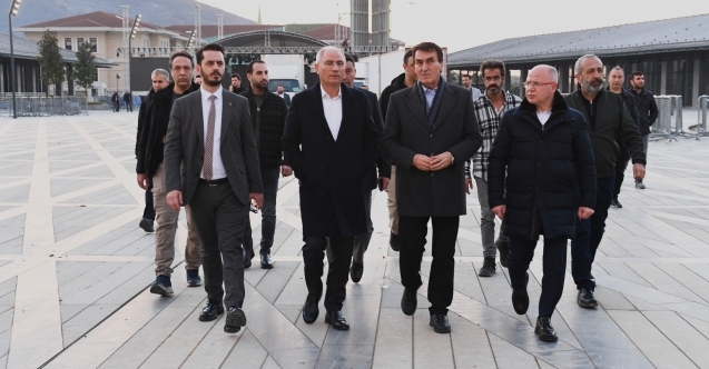 Efkan Aladan Osmangazi Meydanına tam not
