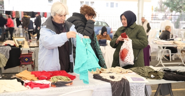 Bilinçsiz tüketime karşı ikinci el eşyaları takas ettiler