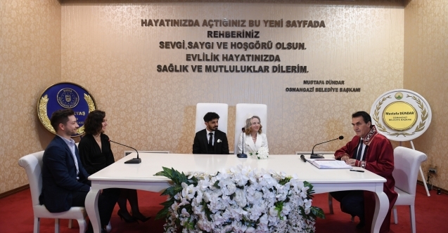 Dünya evine giren çifte Dündardan sürpriz