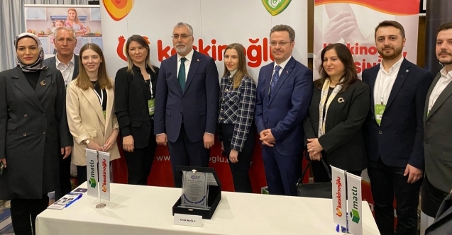 Keskinoğlu, kadın istihdamına verdiği desteklerle iş pozitif” Plaketi aldı