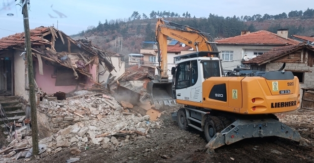 Osmangazide metruk bina yıkımları hız kazandı