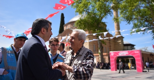 Erguvanlar Çiçek Açtı Bursayı Erguvan Bayramı Heyecanı Sardı