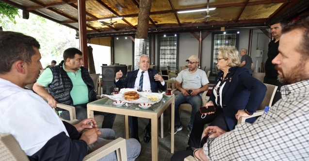 Simitler Başkandan çaylar vatandaştan