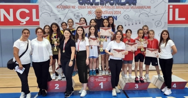 Osmangazili badmintonculardan Türkiye şampiyonluğu