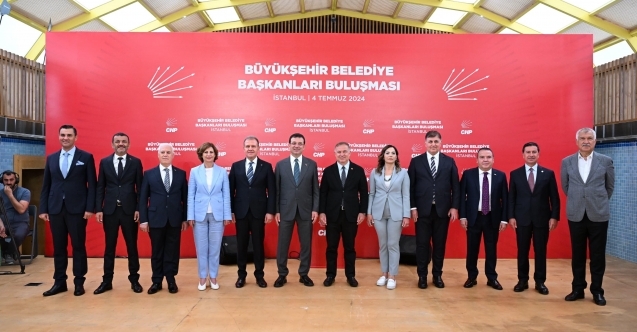 CHPli Büyükşehir Belediye Başkanları İstanbulda bir araya geldi