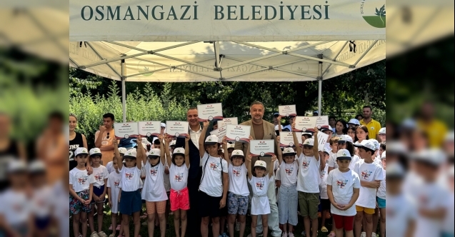 Genç yüzücüler sertifikalarını aldı