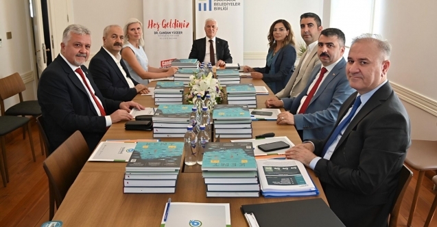 MBB#039;de öncelikli gündem sokak hayvanları ve deprem