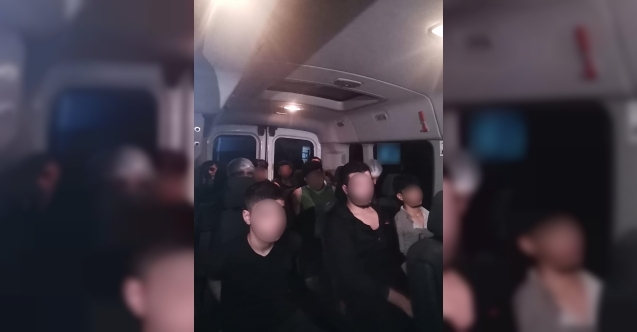 Yabancı Uyruklu Şahıslara Kalacak Yer Temin Ederek Bir İşyerinde Çalıştırdığı Tespit Edilen 4 Şüpheli Yakalandı.
