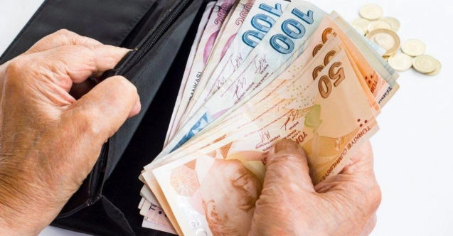 Memur ve emeklilerin maaş zamları için gözler 1 aylık farkta