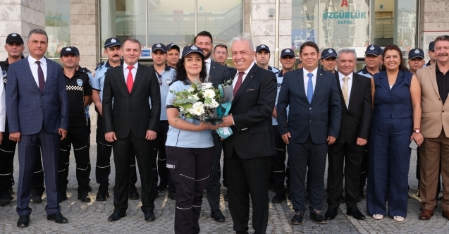 Başkan Şadi Özdemirden Zabıta Teşkilatı#039;na kutlama