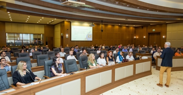 Belediye personeline ‘Etkili iletişim, problem çözme ve liderlik eğitimi