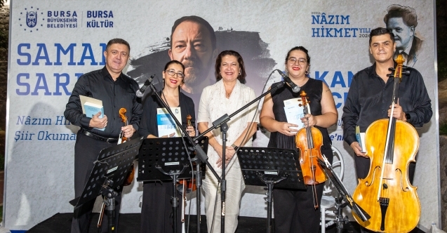 Nâzım Hikmet şiirlerle anıldı