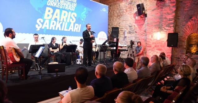 Şarkılar barış dolu bir dünya için seslendirildi