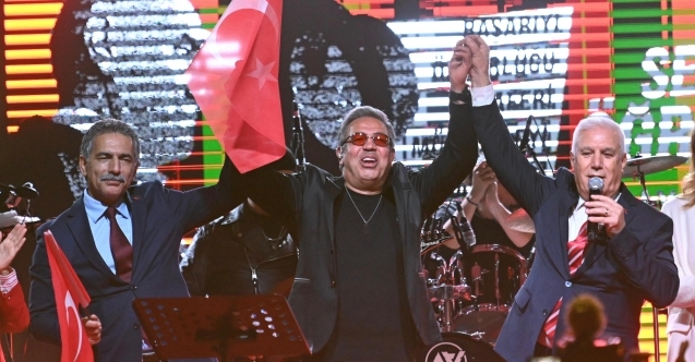 29 Ekim coşkusu Karacabey ve Gemlikte