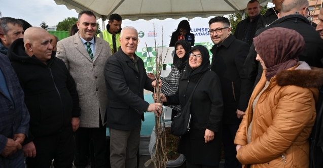 Büyükşehirle toprak bereketleniyor, çiftçi kazanıyor