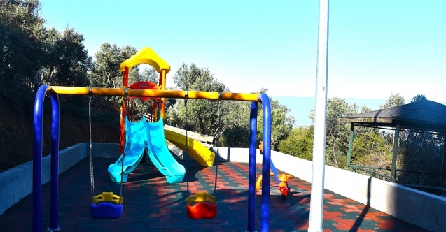 Gemlik#039;te parklara yoğun bakım ve onarım