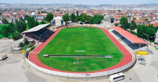 İnegöl ilçe stadyumu zemini bakıma alındı