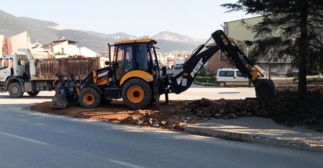 Gemlik Belediyesi#039;nden asfalt ve kaldırım atağı