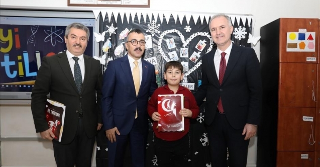 Öğrenciler karnelerini İnegöl protokolünden aldı