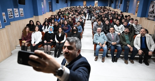 Başkan Yılmaz mesaisine öğrencilerle başladı