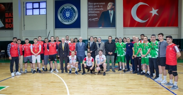 Bursa Büyükşehir İtfaiyesinin turnuvasında kardeşlik kazandı