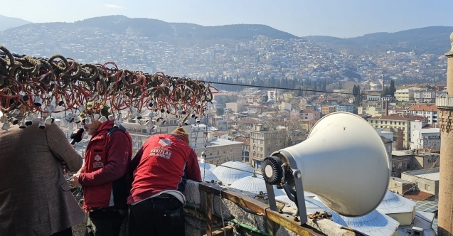 Bursa Ulu Cami#039;de Ramazan coşkusu: Mahyalar gökyüzünü aydınlattı