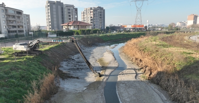 Büyükşehirden dere temizliği