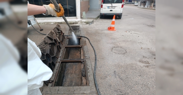 Büyükşehirden sorunsuz altyapı için ızgara temizliği