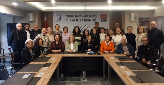 CHP Bursa İl Kadın Kolları: Daha çok eşitlik, adalet, demokrasi, hukuk için mücadeleye devam