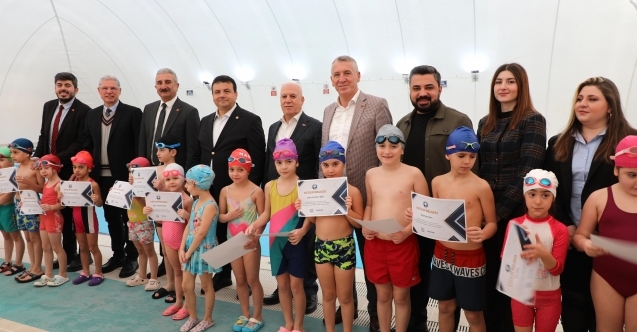 Mudanya kapalı yüzme havuzu hizmete açıldı