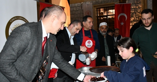 Vakıflar Genel Müdürlüğü#039;nden Kadir Gecesi ikramı