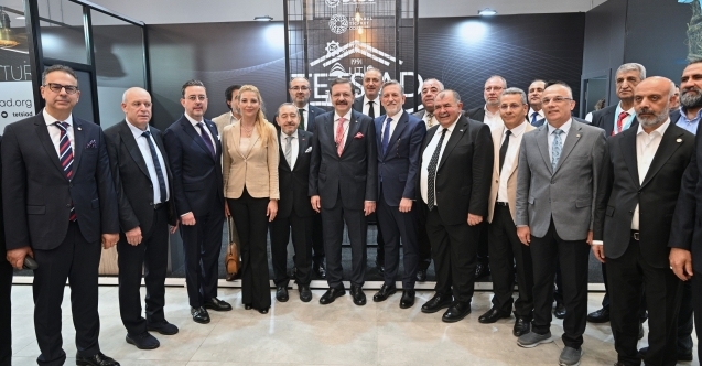 TOBB Başkanı Hisarcıklıoğlu#039;ndan HOMETEX Fuarı#039;na tam not