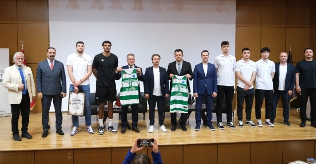Sezer Sezgin ve Bursaspor basketbol camiası gençlerle bir araya geldi