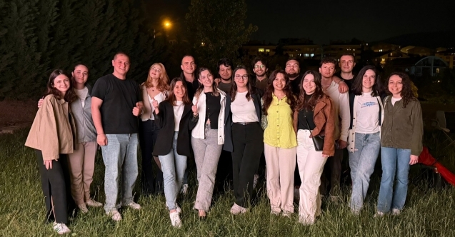 Bursada açık hava film gösterimi ile serebral palsili bireylere destek