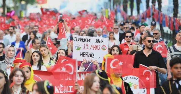 Osmangazide binlerce kişilik 19 Mayıs korteji