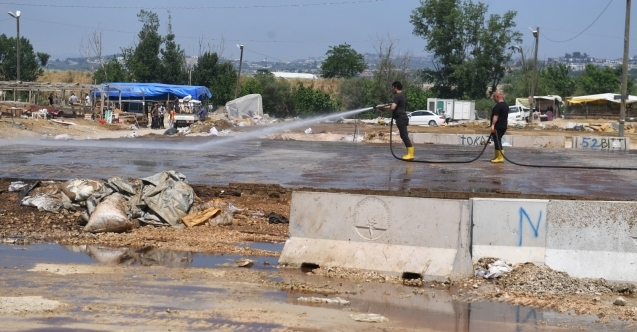 Osmangazide kurban pazarlarında temizlik ve dezenfekte çalışması