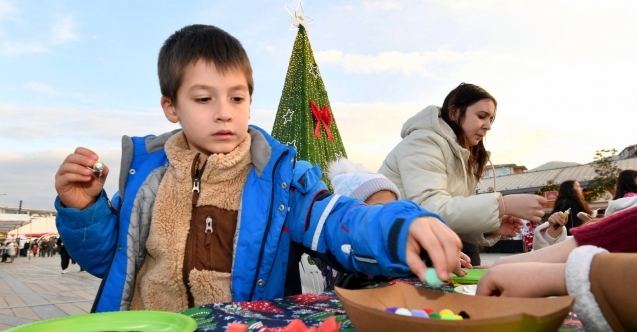 Bursalılar yeni yılı Osmangazi Meydanı’nda karşılıyor
