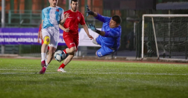 1 Mayıs ruhu sahada: Emek Kupası’nda ilk düdük çaldı