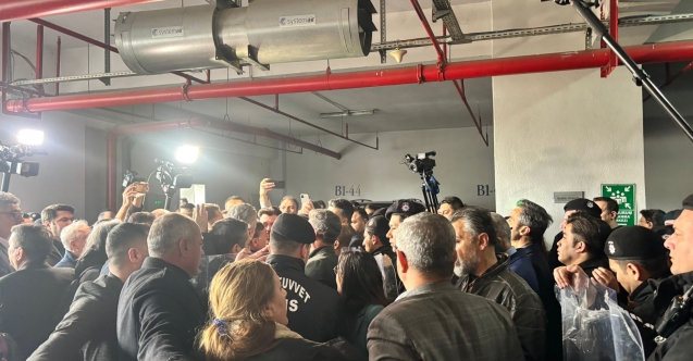 Bursa Büyükşehir Belediye binasında arbede!