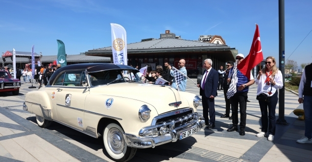 Bursa’da nostalji rüzgarı: Klasik Araçlar iyilik için yollarda