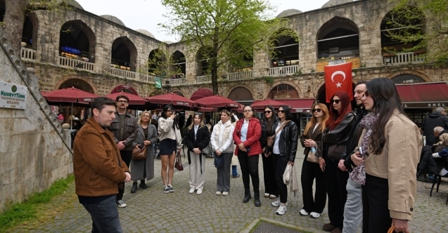 Bursalı öğrencilere Hanlar Bölgesi’nde mimari ve lezzet turu