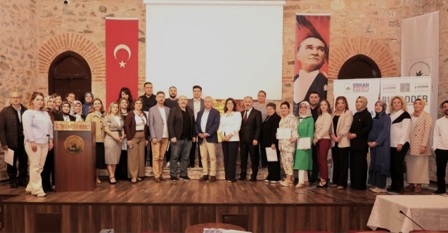 Ana Baba Okulu mezunlarını verdi