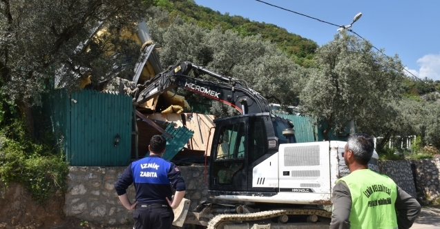 İznik Belediyesi’nden mevzuata aykırı yapılara geçit yok