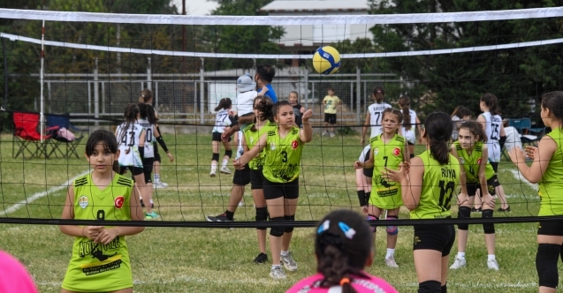 Sukaypark'ta geleceğin voleybolcuları sahneye çıktı